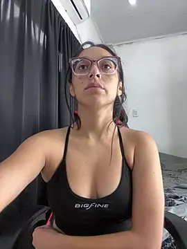 Snapshot of Ninnfa chatting on February 25, 5:36 pm Ninnfa online show from February 25, 5:36 pm