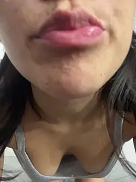 Snapshot of Ninnfa chatting on February 28, 3:26 pm Ninnfa online show from February 28, 3:26 pm