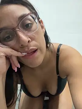 Snapshot of Ninnfa chatting on March 2, 3:34 am Ninnfa online show from March 2, 3:34 am