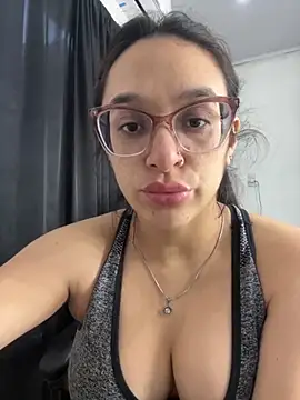 Snapshot of Ninnfa chatting on September 12, 2:50 pm Ninnfa online show from September 12, 2:50 pm