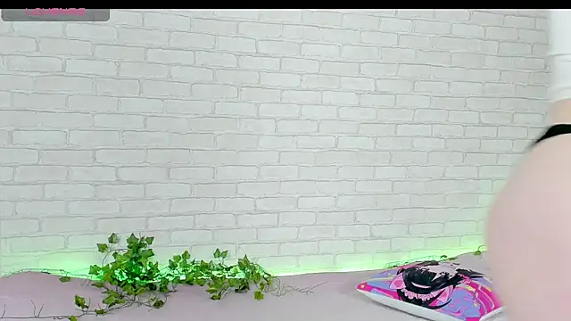 LinaKenny online show from December 4, 4:05 pm