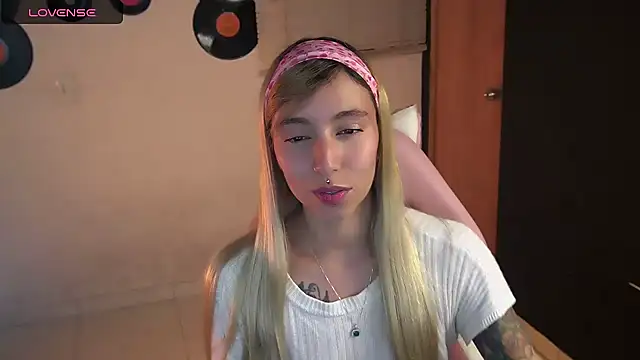 Saucy Jenn online show from May 24, 11:54 pm