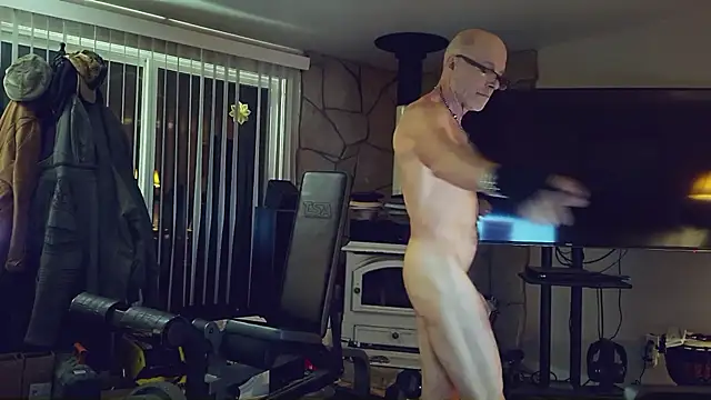 MoonDancer online show from April 1, 4:35 am