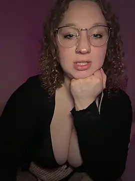 EmmieRae online show from March 19, 6:03 am