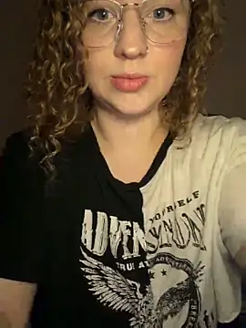 EmmieRae online show from November 4, 12:26 pm