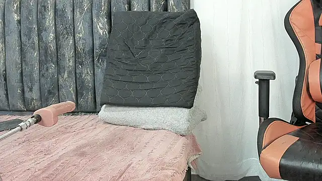 Valentinne z online show from January 4, 7:02 pm