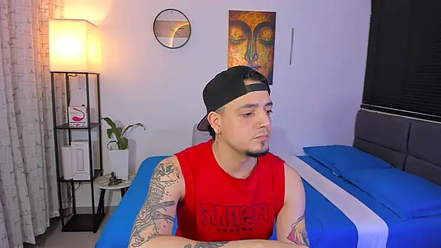 alejandro calderon1 online show from May 13, 1:47 am