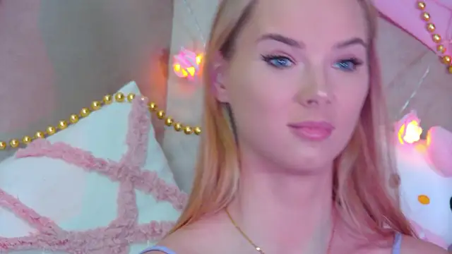 Snapshot of GentleRossi chatting on March 18, 6:37 pm GentleRossi online show from March 18, 6:37 pm