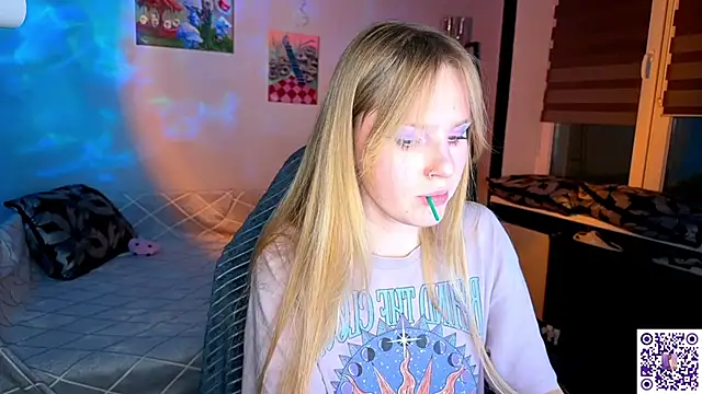 Chanel Gill online show from March 7, 5:21 pm