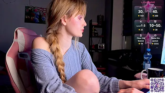 Chanel Gill online show from April 12, 8:58 pm