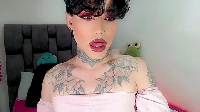 Snapshot of little_star_porn chatting on February 3, 4:10 am little star porn online show from February 3, 4:10 am