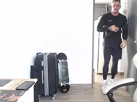 Snapshot of xxxtreme_master7 chatting on December 2, 12:10 pm xxxtreme master7 online show from December 2, 12:10 pm