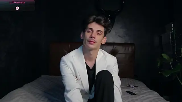 DanielCrush1 online show from November 14, 1:10 pm