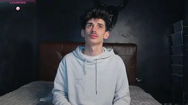 DanielCrush1 online show from March 22, 11:24 am