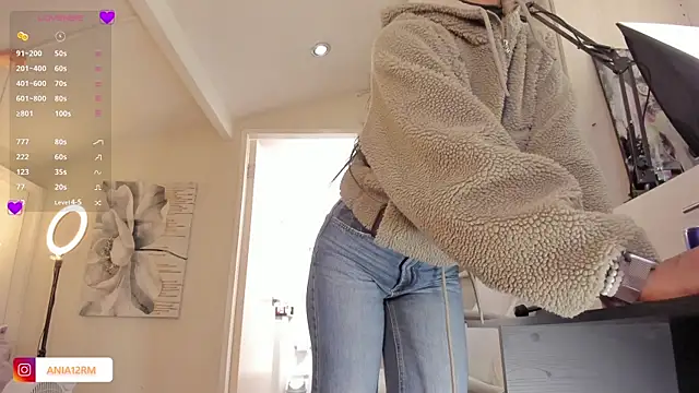 Snapshot of catalinasaiz chatting on December 21, 3:19 pm catalinasaiz online show from December 21, 3:19 pm