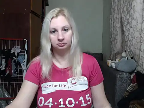 Snapshot of BustyBlond chatting on January 20, 2:57 pm BustyBlond online show from January 20, 2:57 pm
