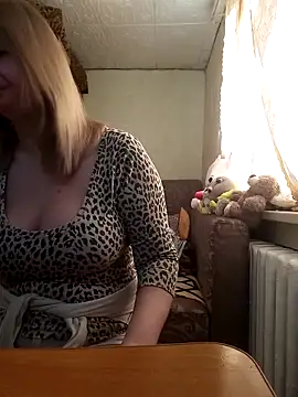 BustyBlond online show from April 6, 4:10 am