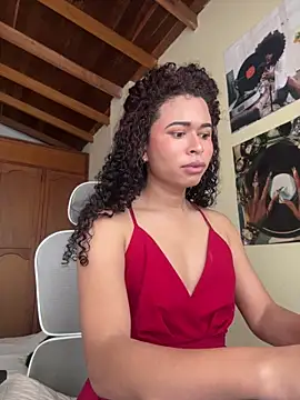 Snapshot of GabriSaenz chatting on May 9, 1:16 pm GabriSaenz online show from May 9, 1:16 pm