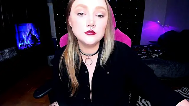 Snapshot of YourDyingBride chatting on December 3, 6:06 pm YourDyingBride online show from December 3, 6:06 pm