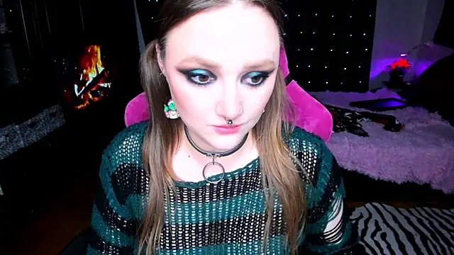 Snapshot of YourDyingBride chatting on December 20, 10:32 pm YourDyingBride online show from December 20, 10:32 pm