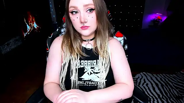 Snapshot of YourDyingBride chatting on January 18, 4:31 pm YourDyingBride online show from January 18, 4:31 pm