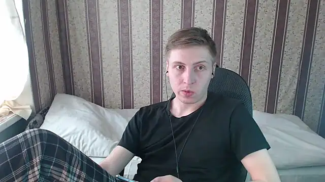 darienlarge online show from March 10, 10:37 am