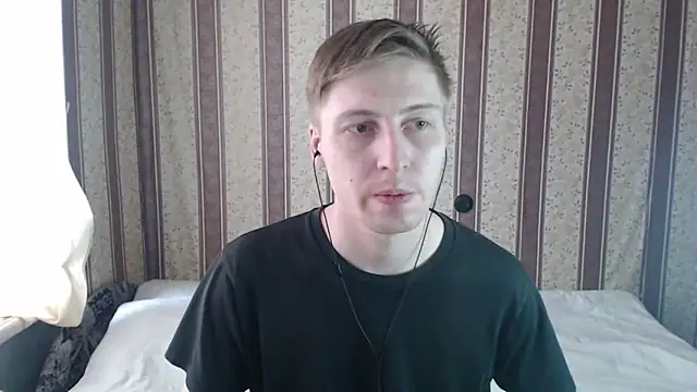 darienlarge online show from March 11, 1:45 pm