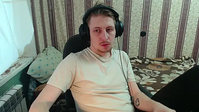 darienlarge online show from October 16, 12:50 pm