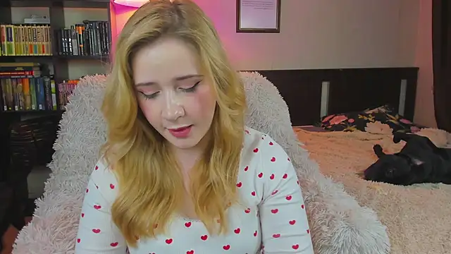 Snapshot of Lav_Tender chatting on September 21, 9:27 pm Lav Tender online show from September 21, 9:27 pm