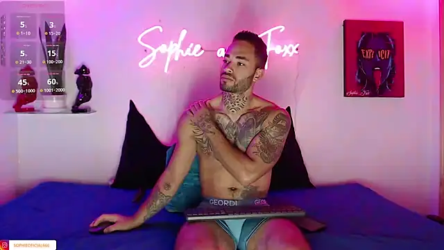 Snapshot of SophieFoxx17 chatting on March 4, 1:12 am SophieFoxx17 online show from March 4, 1:12 am