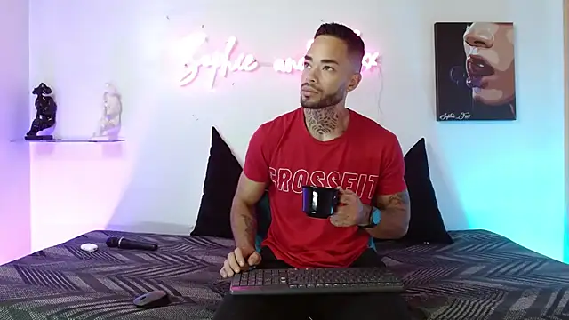 SophieFoxx17 online show from April 21, 12:00 pm