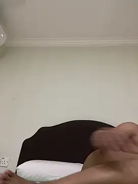 Snapshot of Sanieku chatting on February 23, 9:06 am Sanieku online show from February 23, 9:06 am