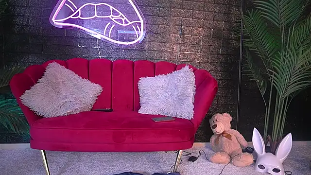 Snapshot of ScarlettQuate chatting on January 8, 5:59 pm ScarlettQuate online show from January 8, 5:59 pm