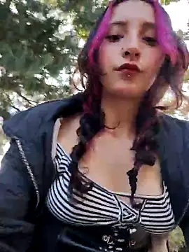  Laary online show from October 4, 9:02 pm