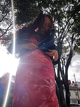  Laary online show from October 19, 9:04 pm