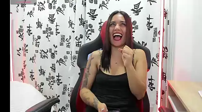 Snapshot of Dalia_D chatting on February 20, 2:18 am Dalia D online show from February 20, 2:18 am