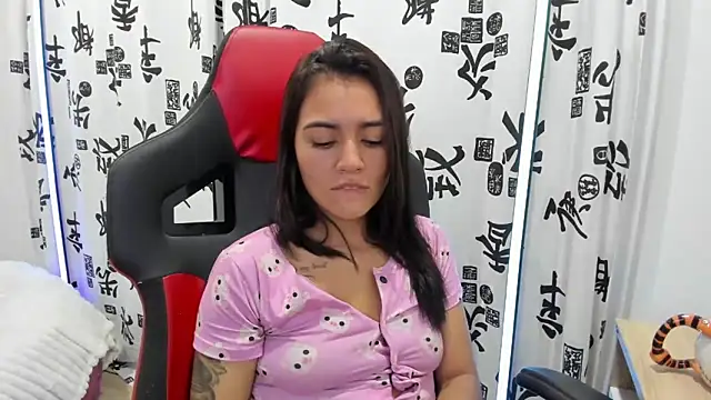 Snapshot of Dalia_D chatting on March 6, 5:35 am Dalia D online show from March 6, 5:35 am