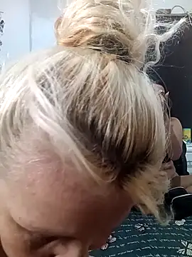 Snapshot of Nicolle_Milf chatting on September 22, 6:43 pm Nicolle Milf online show from September 22, 6:43 pm