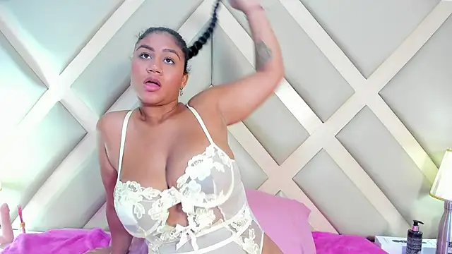 Snapshot of SSCARLETH_ chatting on March 5, 2:34 pm SSCARLETH  online show from March 5, 2:34 pm