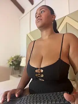 Snapshot of SSCARLETH_ chatting on November 4, 11:31 am SSCARLETH online show from November 4, 11:31 am