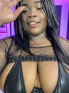 Snapshot of YeminaLeman chatting on January 1, 10:56 pm YeminaLeman online show from January 1, 10:56 pm