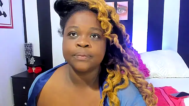 Snapshot of YeminaLeman chatting on November 23, 4:07 pm YeminaLeman online show from November 23, 4:07 pm