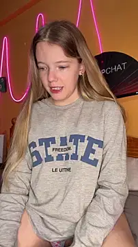 -veranito- online show from April 6, 3:04 am