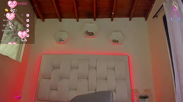 Snapshot of shanakendall chatting on February 19, 2:23 pm shanakendall online show from February 19, 2:23 pm