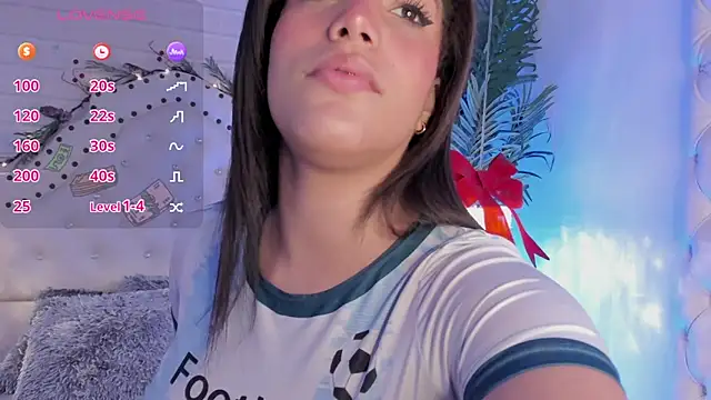 Snapshot of _Eurekaa_ chatting on December 5, 8:33 pm Eurekaa online show from December 5, 8:33 pm