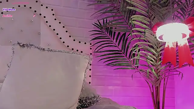 Snapshot of _Eurekaa_ chatting on January 11, 6:24 am Eurekaa online show from January 11, 6:24 am