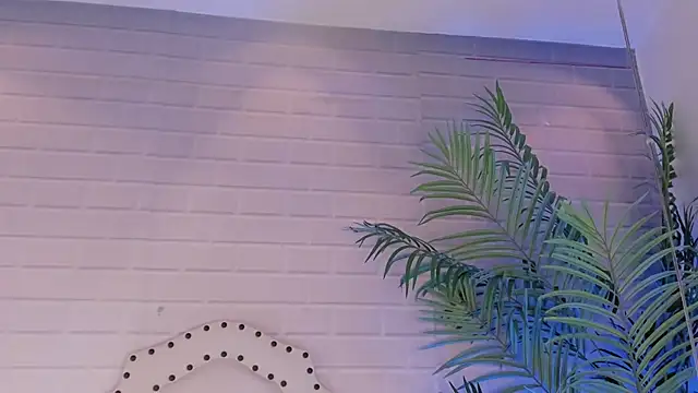 Snapshot of _Eurekaa_ chatting on January 17, 6:04 am Eurekaa online show from January 17, 6:04 am