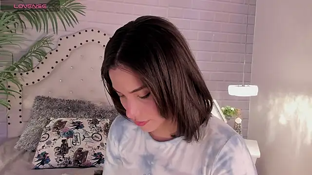 Snapshot of _Eurekaa_ chatting on March 9, 8:52 pm Eurekaa online show from March 9, 8:52 pm