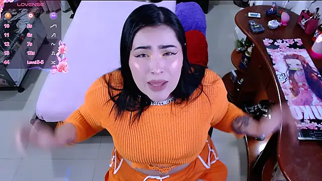 lufek23 online show from December 25, 11:53 pm