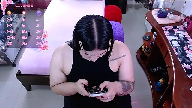 lufek23 online show from February 25, 1:28 pm